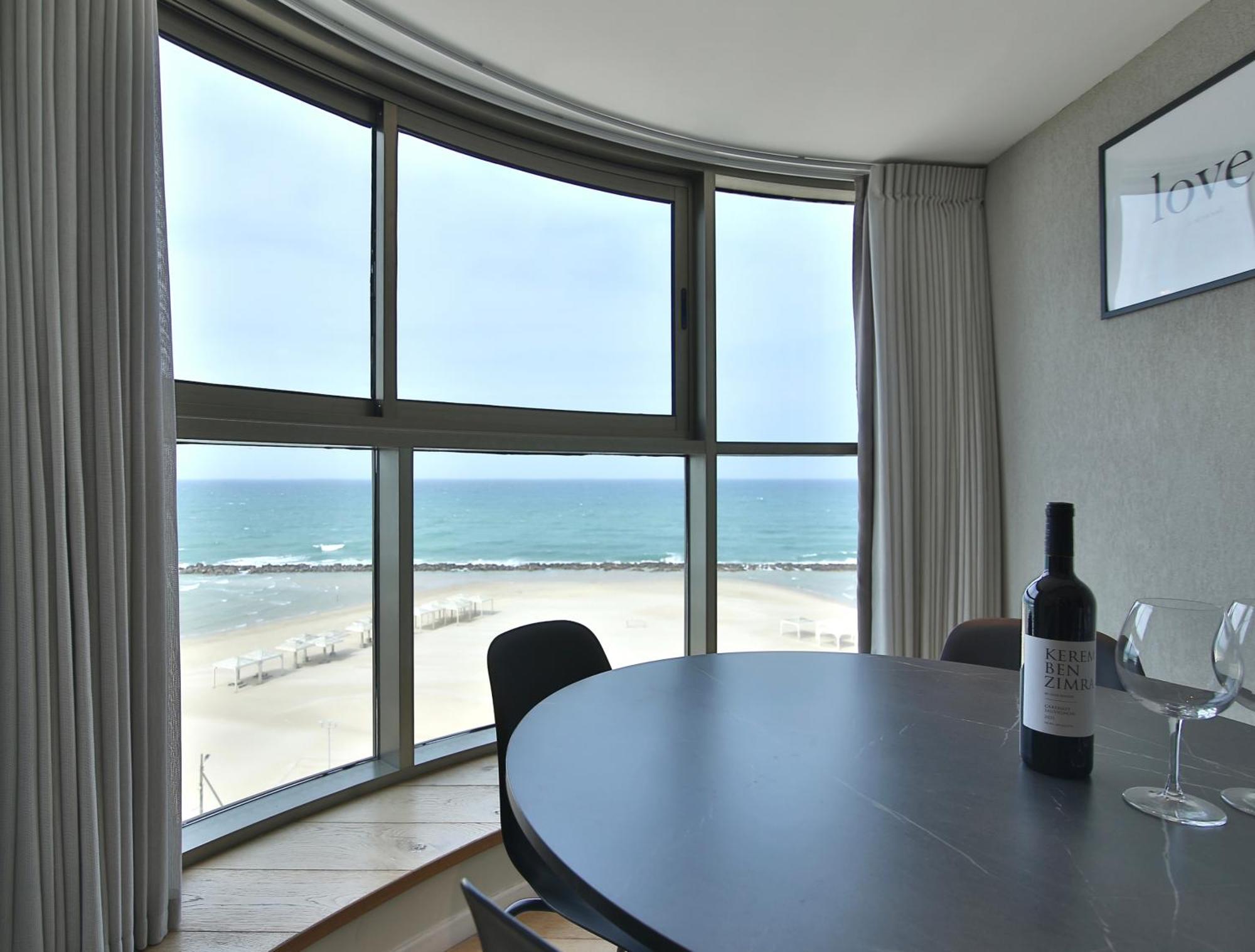 Luxury Suites By Notaly Ariel - Carmel Beach Χάιφα Δωμάτιο φωτογραφία