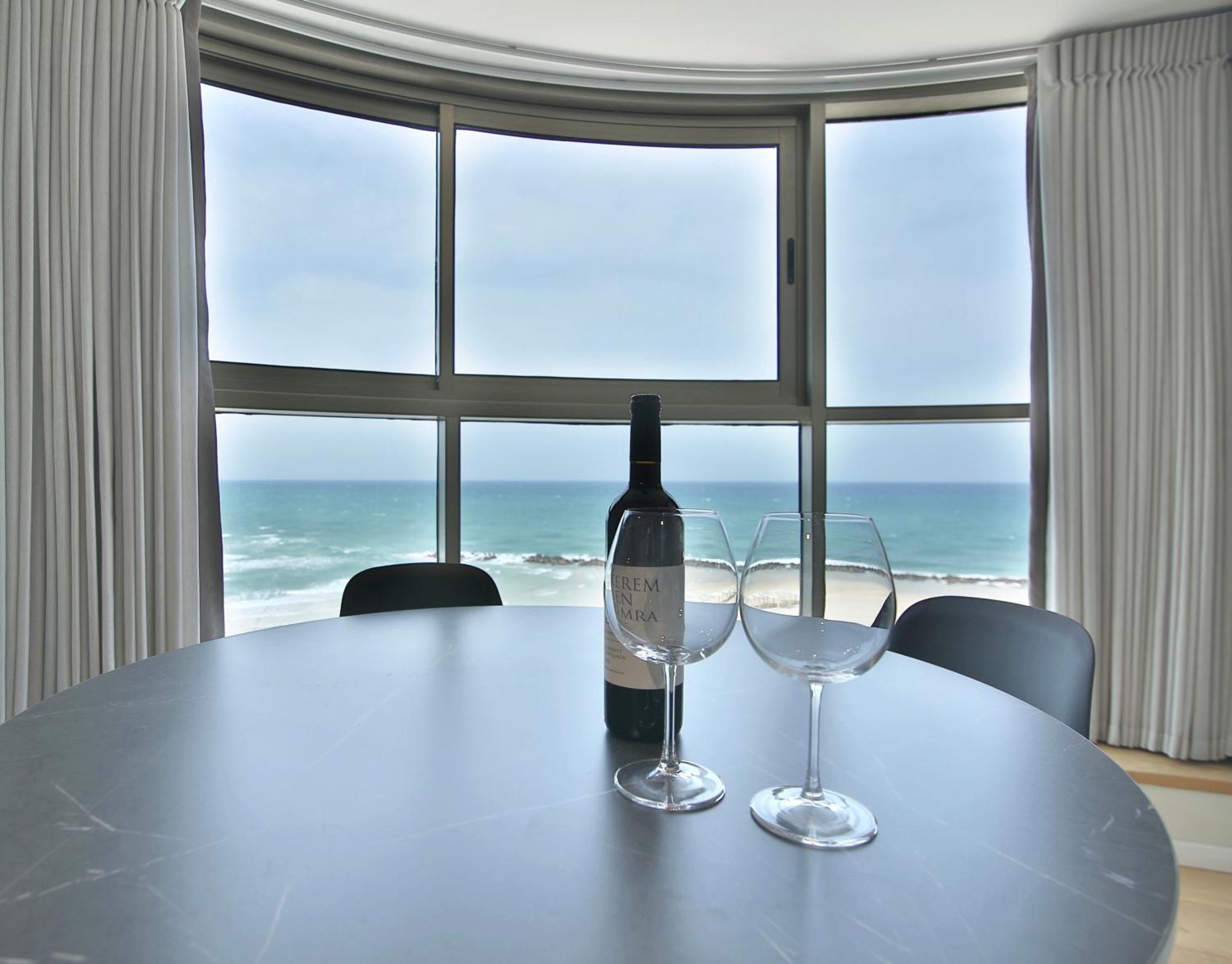 Luxury Suites By Notaly Ariel - Carmel Beach Χάιφα Δωμάτιο φωτογραφία